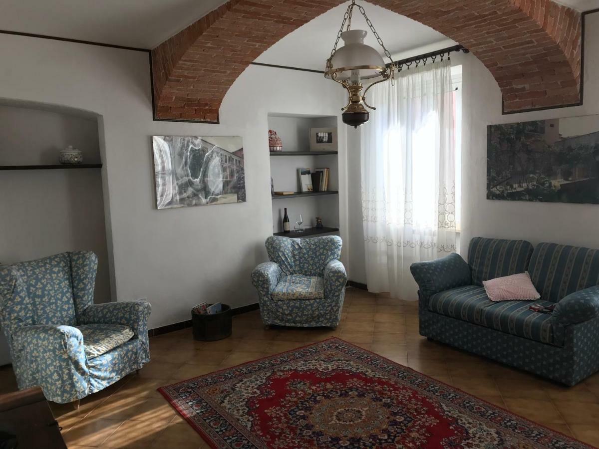 Ferienwohnung Bed&Roses “Gege” La Morra Exterior foto